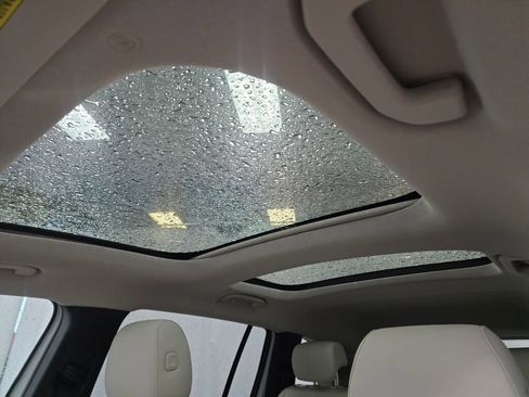 Used 2023 Mercedes-Benz GLB 250 4MATIC w/ Premium Package image 46