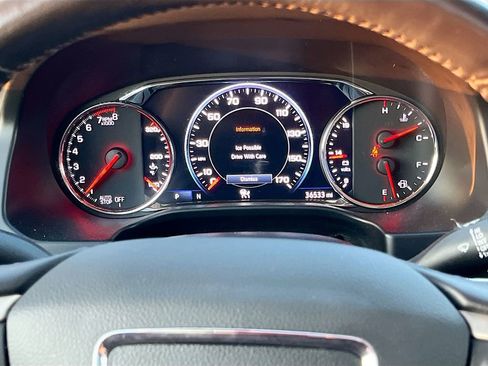 Used 2022 GMC Acadia Denali w/ Denali Ultimate Package AWD/4WD image 12