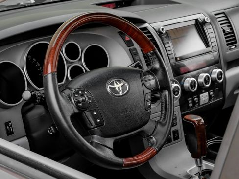 Used 2011 Toyota Sequoia Platinum image 18