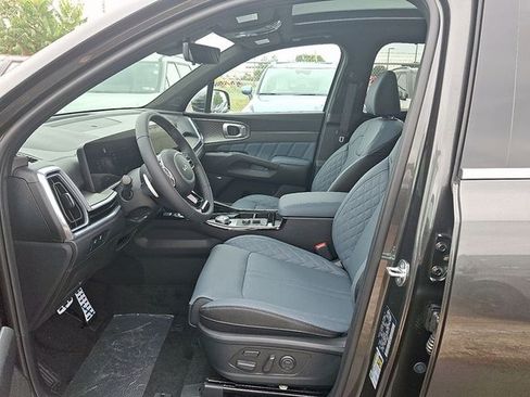 Used 2025 Kia Sorento SX Prestige AWD/4WD image 9