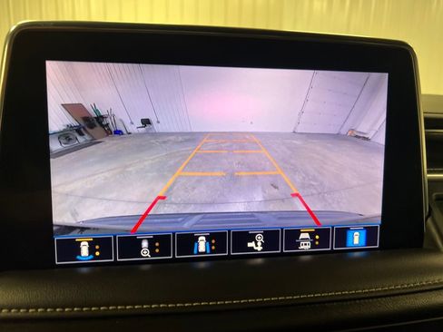 Certified 2021 GMC Yukon SLT w/ SLT Premium Package AWD/4WD image 26