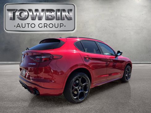 Used 2023 Alfa Romeo Stelvio Veloce AWD/4WD image 4