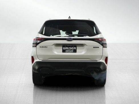 Used 2025 Subaru Forester Touring AWD/4WD image 4