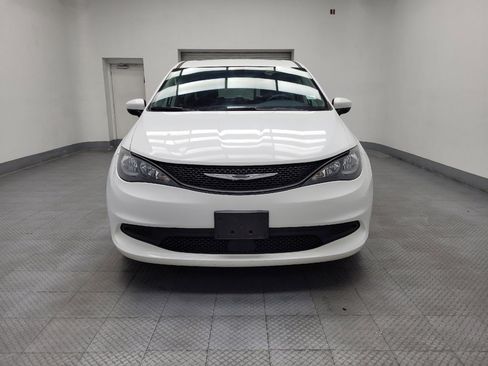 Used 2022 Chrysler Voyager LX FWD image 15