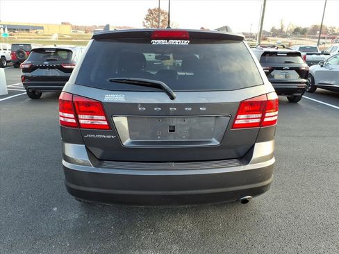 Used 2017 Dodge Journey SE w/ Flexible Seating Group image 4