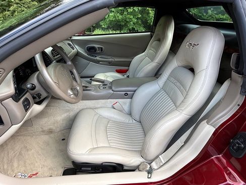 Used 2003 Chevrolet Corvette Convertible w/ Preferred Equipment Group1 RWD image 10