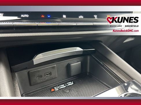 Used 2024 Buick Envision Sport Touring image 29