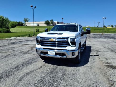 Used 2025 Chevrolet Silverado 2500 LTZ w/ LTZ Premium Package AWD/4WD image 47