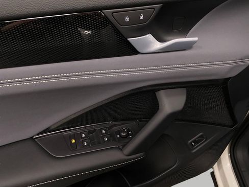 New 2026 Volkswagen Tiguan SE R-Line image 28