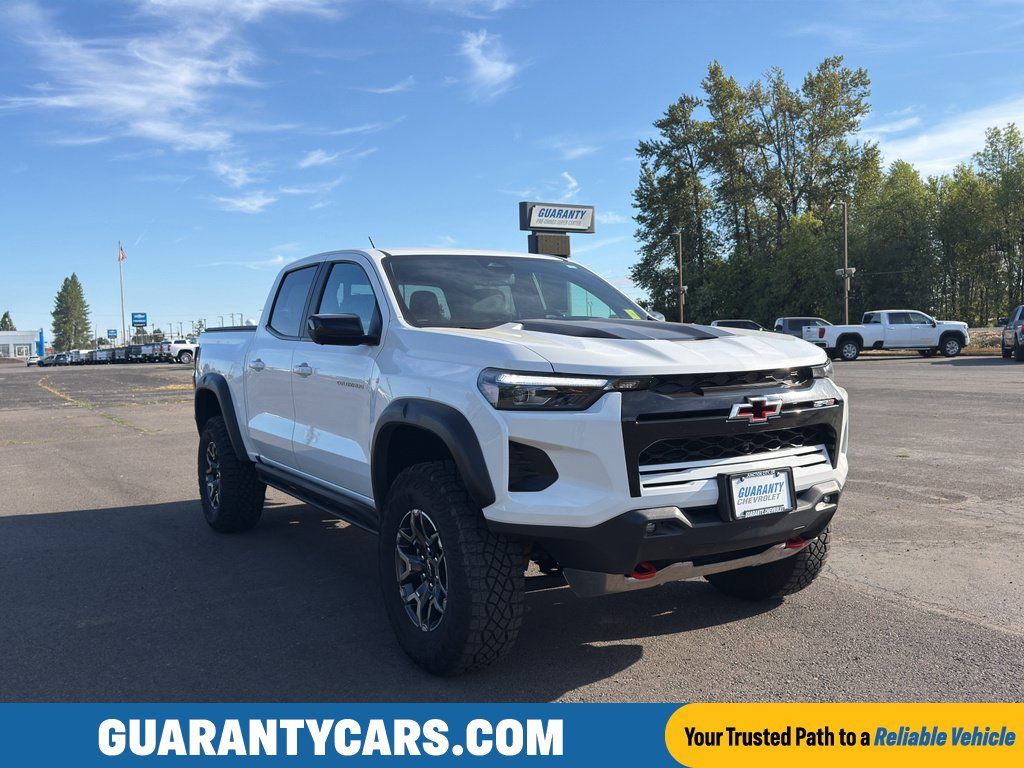 Used 2024 Chevrolet Colorado ZR2 w/ ZR2 Convenience Package III AWD/4WD image 1