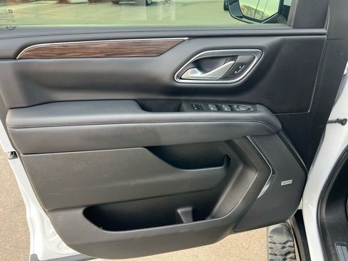 Used 2022 Chevrolet Tahoe Z71 w/ Luxury Package image 17