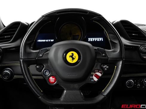 Used 2018 Ferrari 488 GTB RWD image 31
