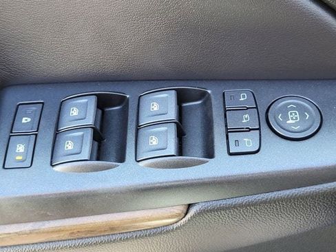 Used 2019 GMC Yukon XL Denali w/ Denali Ultimate Package AWD/4WD image 8