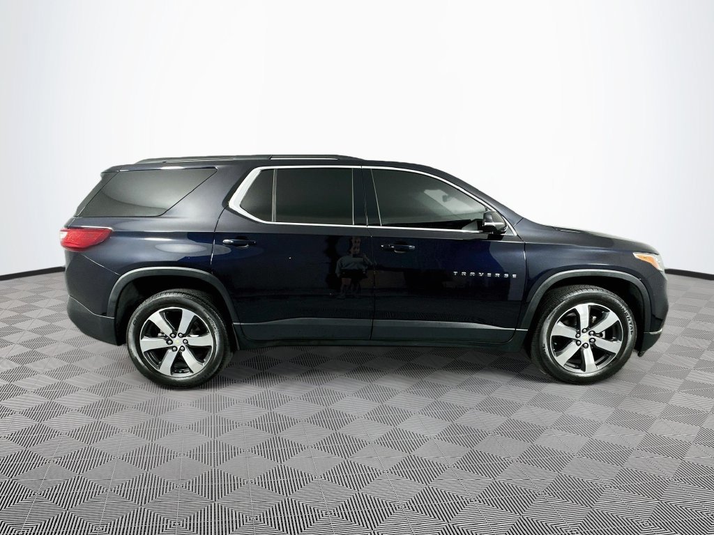 Used 2020 Chevrolet Traverse LT w/ LT Premium Package AWD/4WD image 13