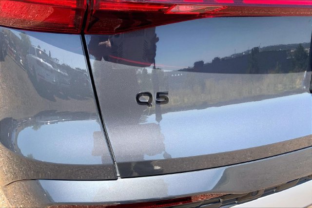 Certified 2025 Audi Q5 Premium w/ Convenience Package AWD/4WD image 8