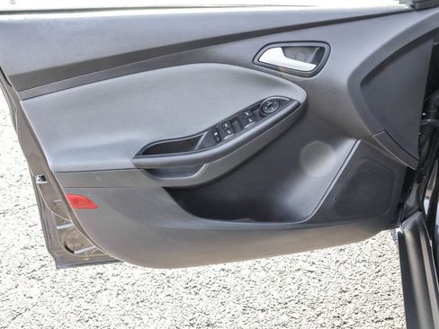 Used 2014 Ford Focus SE image 24