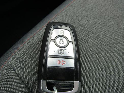 Used 2025 Ford Explorer Active AWD/4WD image 26
