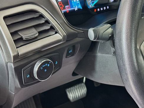 Used 2018 Ford Fusion SE w/ Fusion SE Technology Package image 11