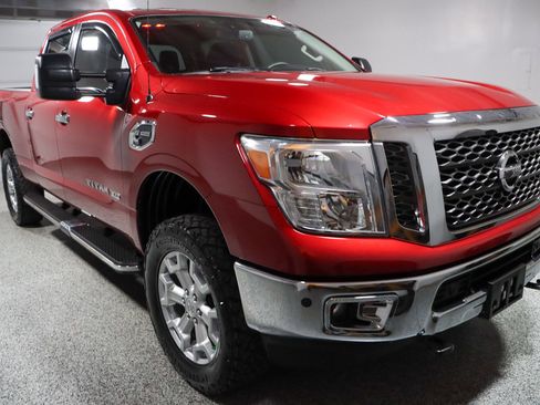 Used 2017 Nissan Titan SV AWD/4WD image 5