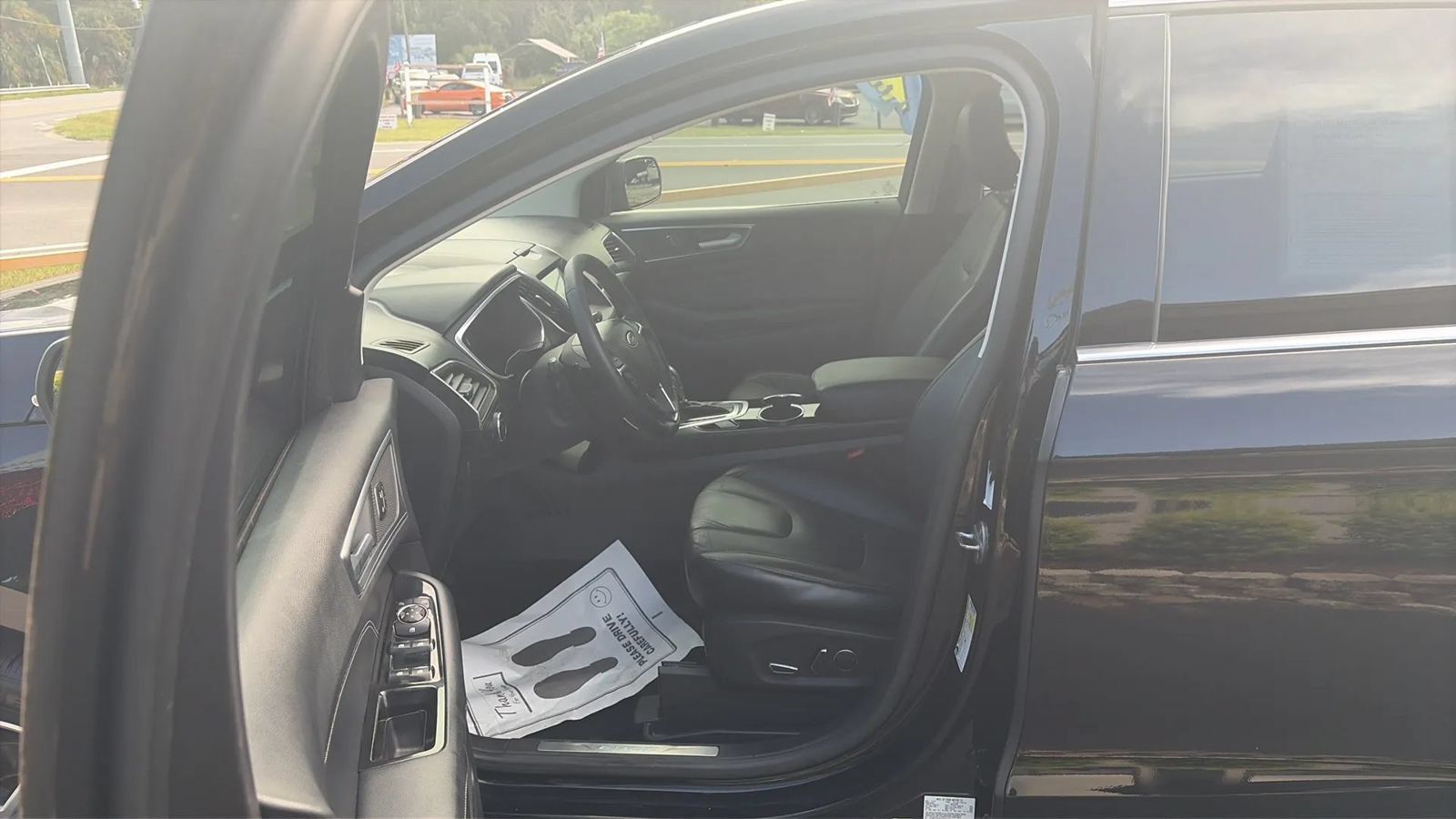 Used 2018 Ford Edge Titanium w/ Equipment Group 301A FWD image 10