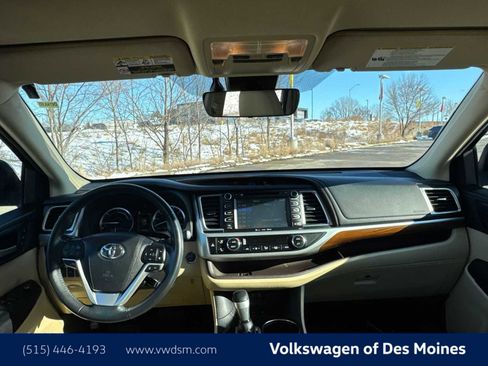 Used 2018 Toyota Highlander Limited image 10