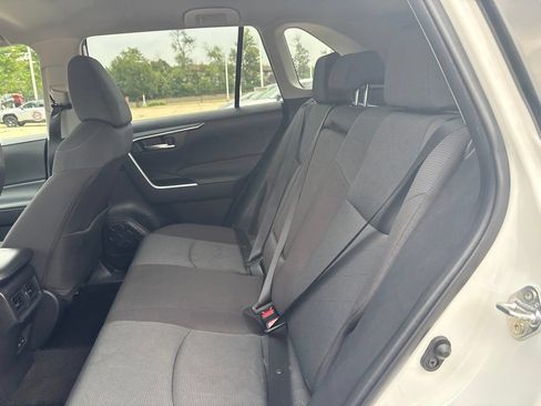 Used 2025 Toyota RAV4 XLE AWD/4WD image 21