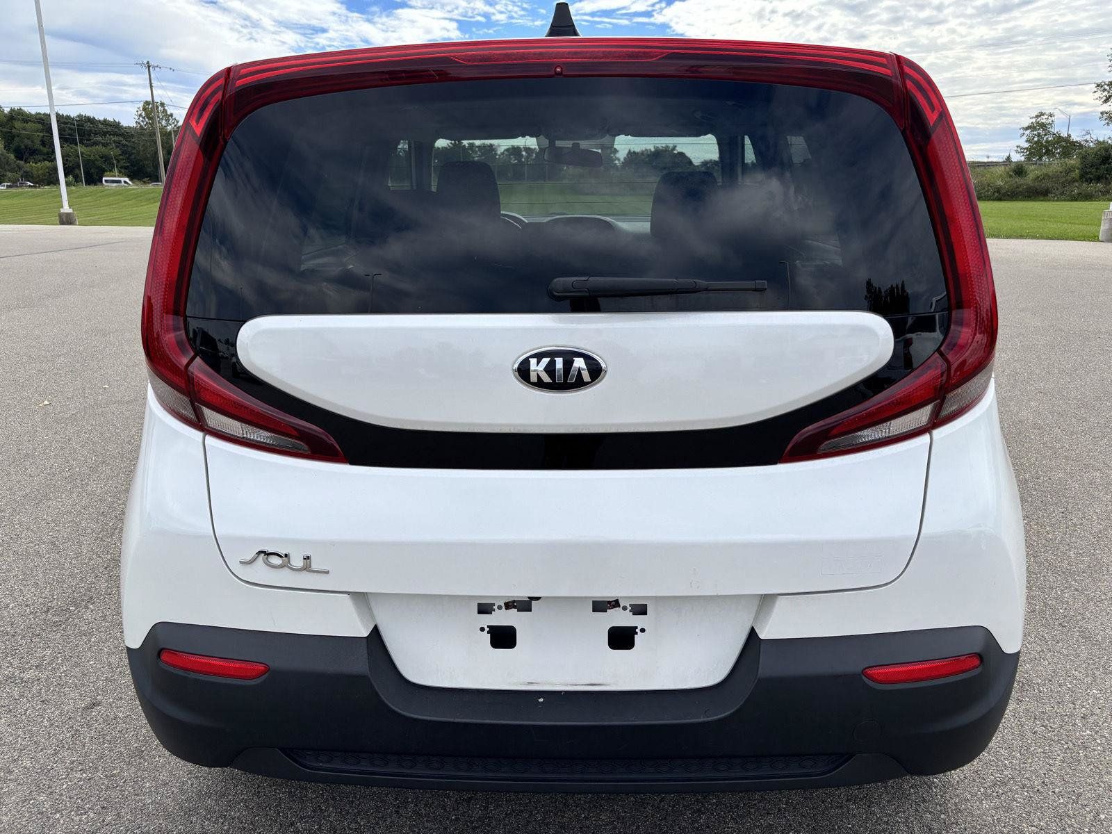 Used 2020 Kia Soul LX FWD image 6