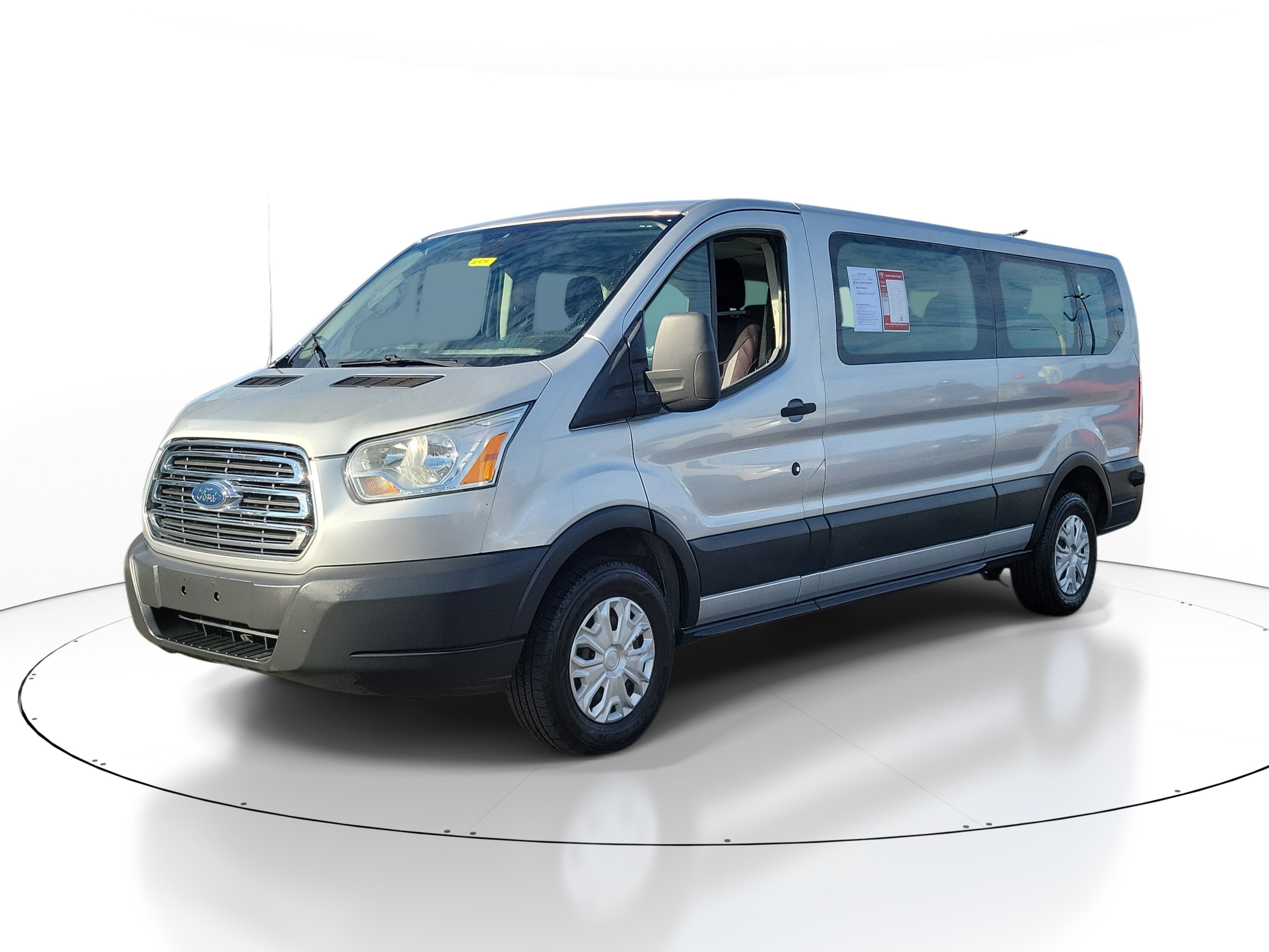 Used 2017 Ford Transit 350 XLT RWD image 2