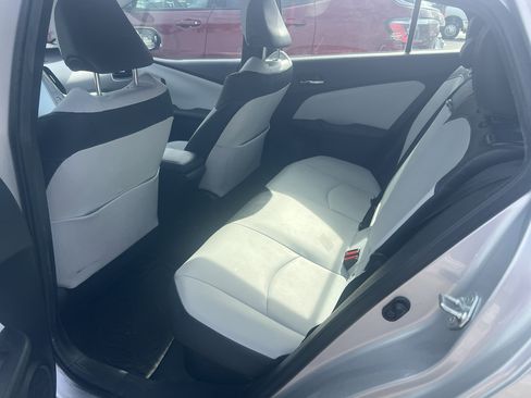 Used 2018 Toyota Prius Four w/ Advanced Technology Package image 7