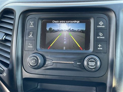 Used 2018 Jeep Cherokee Latitude image 17
