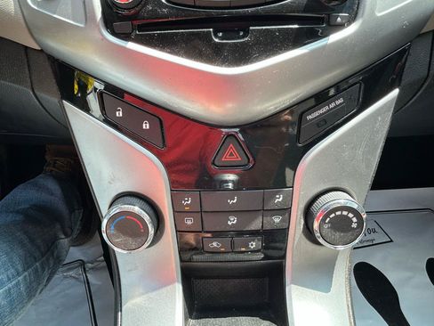 Used 2014 Chevrolet Cruze LS FWD image 23