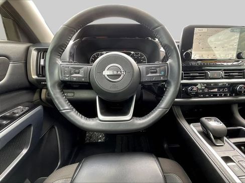 Used 2024 Nissan Pathfinder SL w/ SL Premium Package FWD image 10