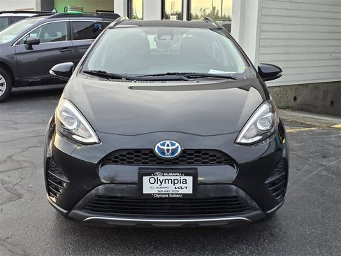 Used 2018 Toyota Prius C Two image 2