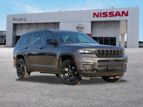 Used 2024 Jeep Grand Cherokee L Limited w/ Black Appearance Package AWD/4WD image 1