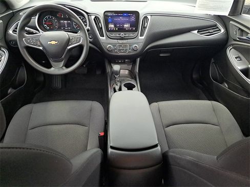 Used 2025 Chevrolet Malibu LS image 10