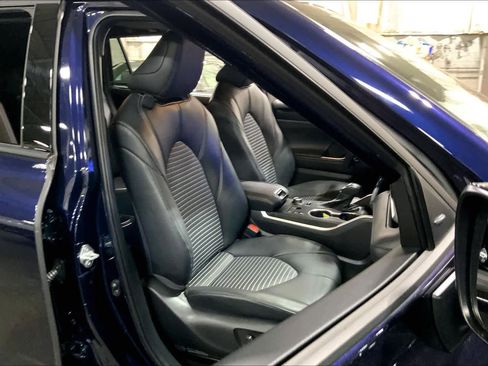 Used 2024 Toyota Highlander XSE image 9