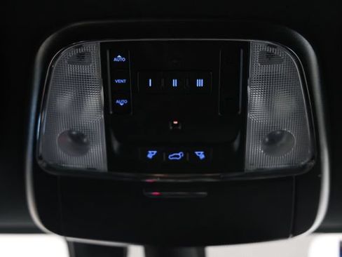 Used 2020 Dodge Durango R/T w/ Technology Group AWD/4WD image 41
