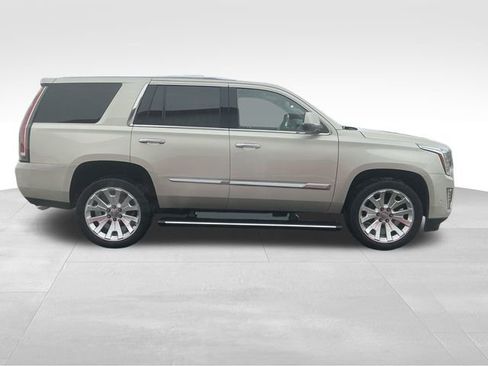 Used 2017 Cadillac Escalade Premium Luxury image 14