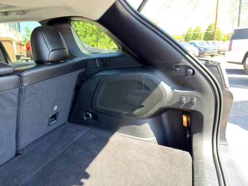 Used 2021 Jeep Cherokee Trailhawk w/ Sun, Sound & Nav Group AWD/4WD image 19