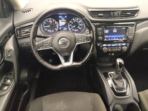 Used 2022 Nissan Rogue Sport SV FWD image 22