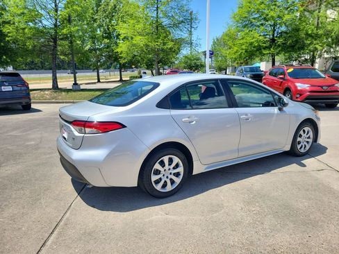 Used 2024 Toyota Corolla LE image 8