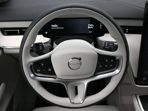 Used 2025 Volvo EX90 Ultra AWD/4WD image 17
