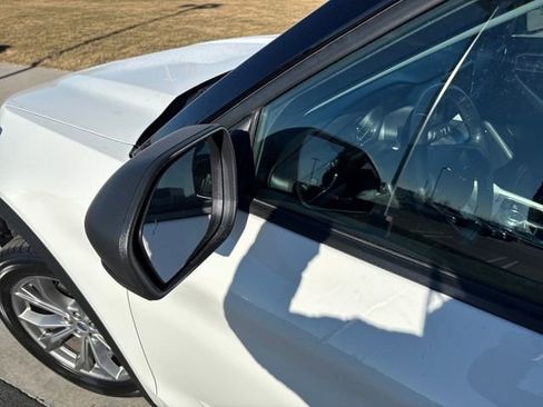 Used 2022 Ford Explorer XLT w/ Equipment Group 202A image 29