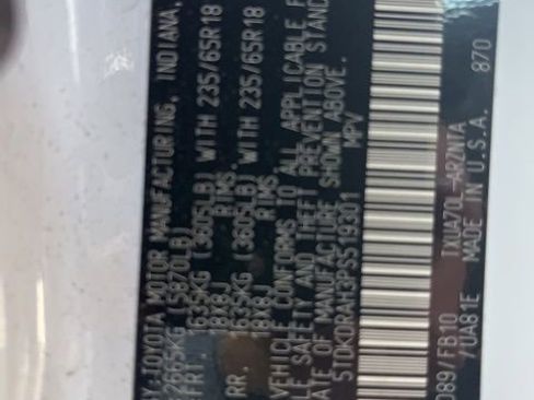 Certified 2023 Toyota Highlander L image 21