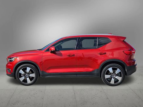 Used 2021 Volvo XC40 T5 Momentum w/ Protection Package Premier image 2