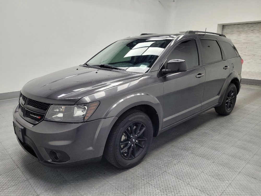 Used 2019 Dodge Journey SE w/ Connectivity Group FWD image 2