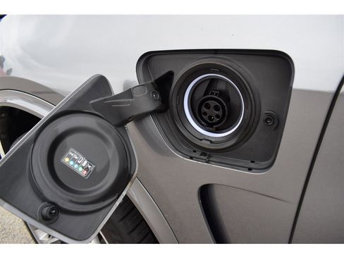 Used 2017 BMW X5 xDrive40e image 51