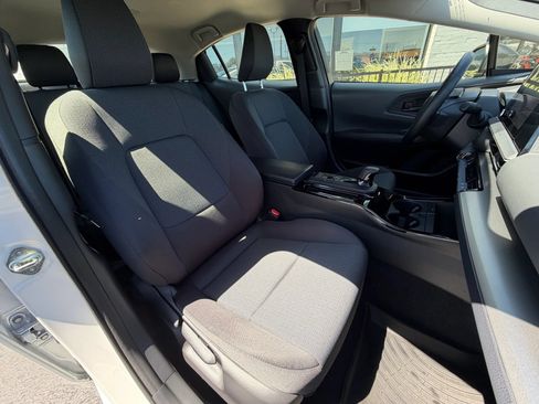 Used 2024 Toyota Prius LE FWD image 12