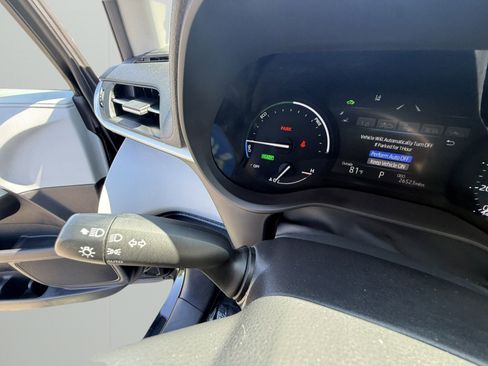 Used 2025 Toyota Sienna LE FWD image 20