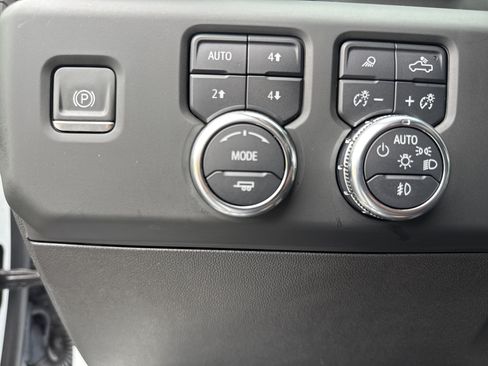 Used 2024 GMC Sierra 2500 AT4 w/ AT4 Premium Plus Package AWD/4WD image 20